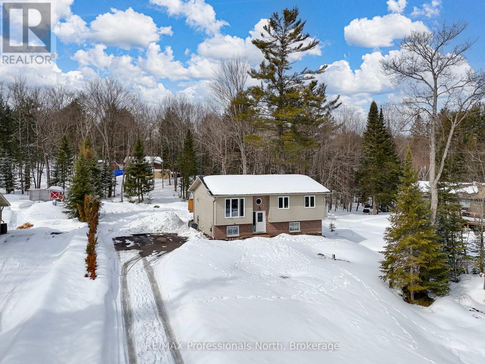 1036 Post Road, Bracebridge, Ontario  P1L 1W9 - Photo 2 - X12923682
