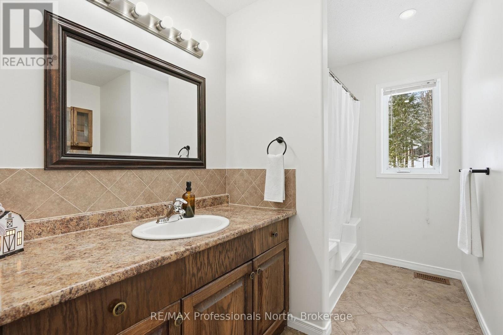 1036 Post Road, Bracebridge, Ontario  P1L 1W9 - Photo 30 - X12923682