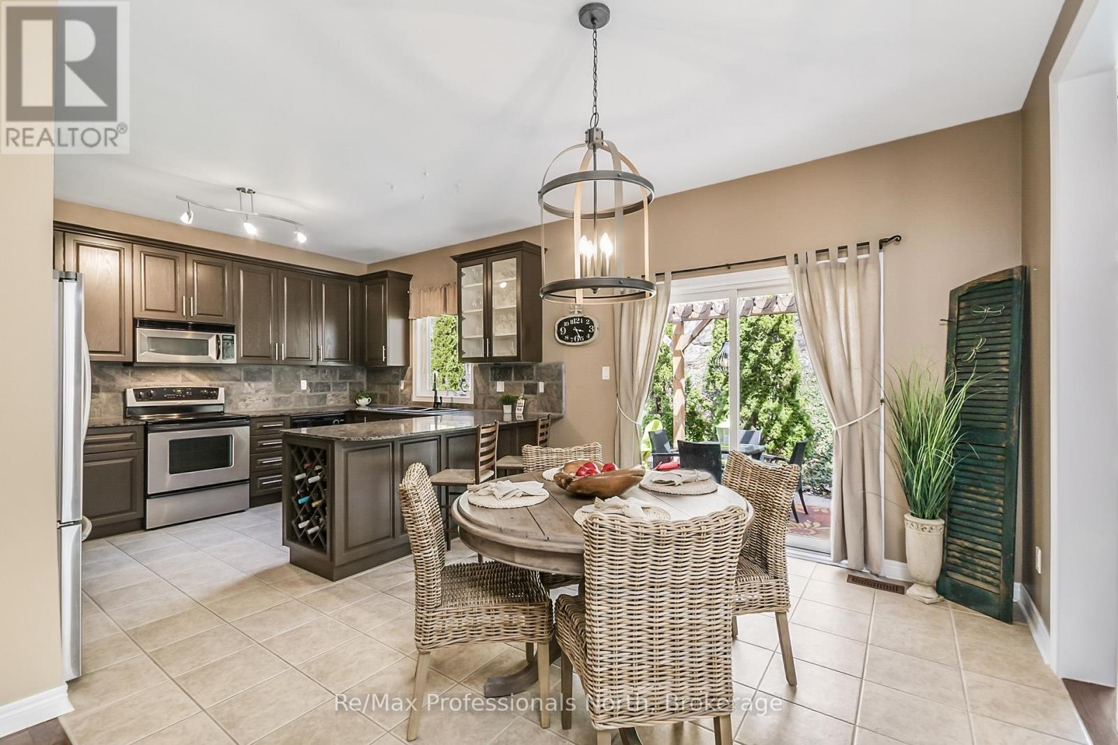 15 Muskoka Bay Boulevard, Gravenhurst, Ontario  P1P 0A1 - Photo 9 - X12924030