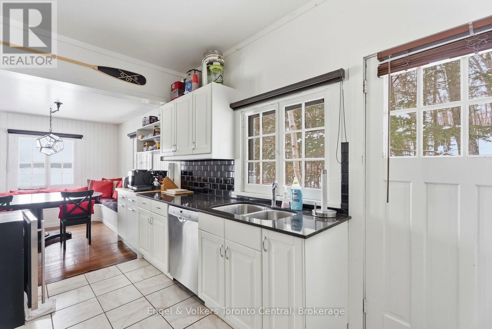 1246 Purdy Road, Muskoka Lakes, Ontario  P0B 1M0 - Photo 24 - X12925292