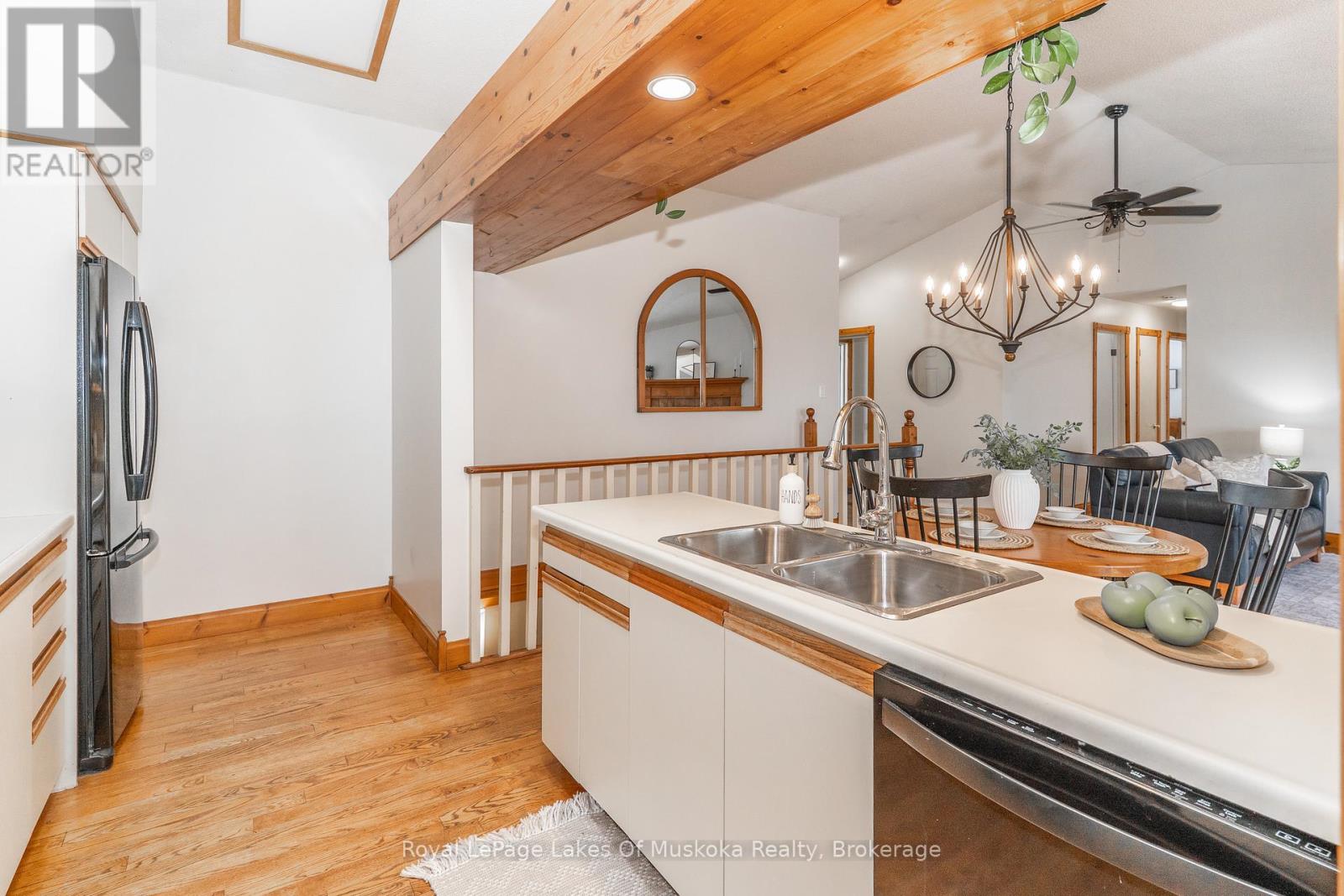 35 Westvale Drive, Bracebridge, Ontario  P1L 1B5 - Photo 10 - X12925330