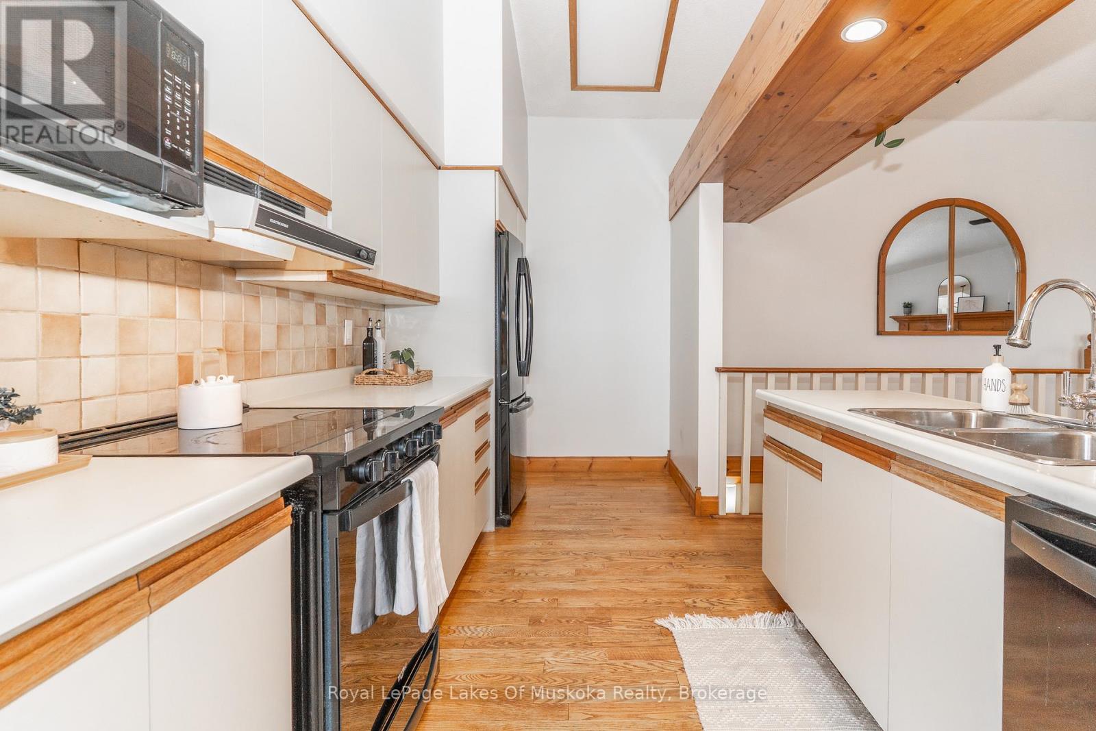 35 Westvale Drive, Bracebridge, Ontario  P1L 1B5 - Photo 11 - X12925330