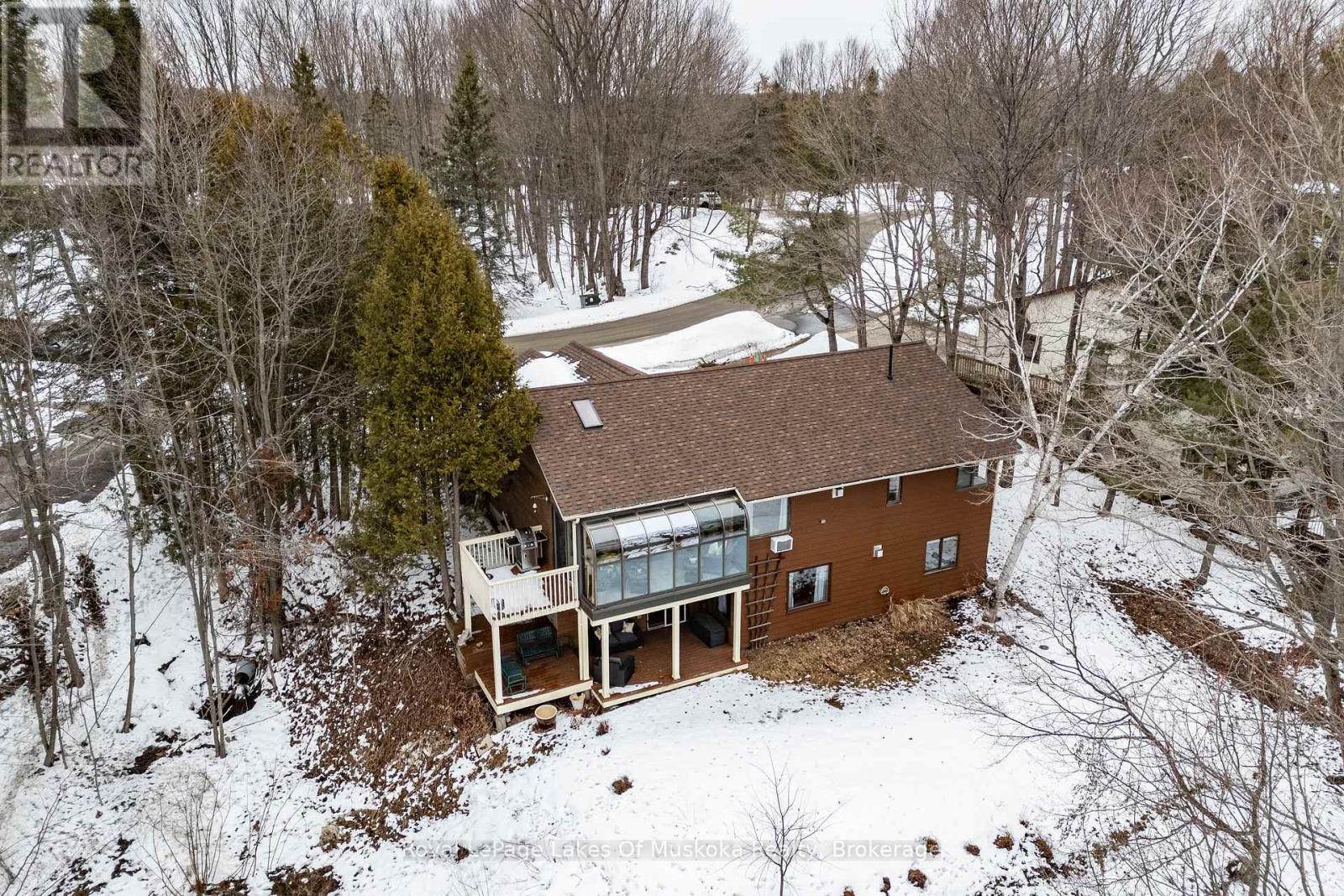 35 Westvale Drive, Bracebridge, Ontario  P1L 1B5 - Photo 2 - X12925330