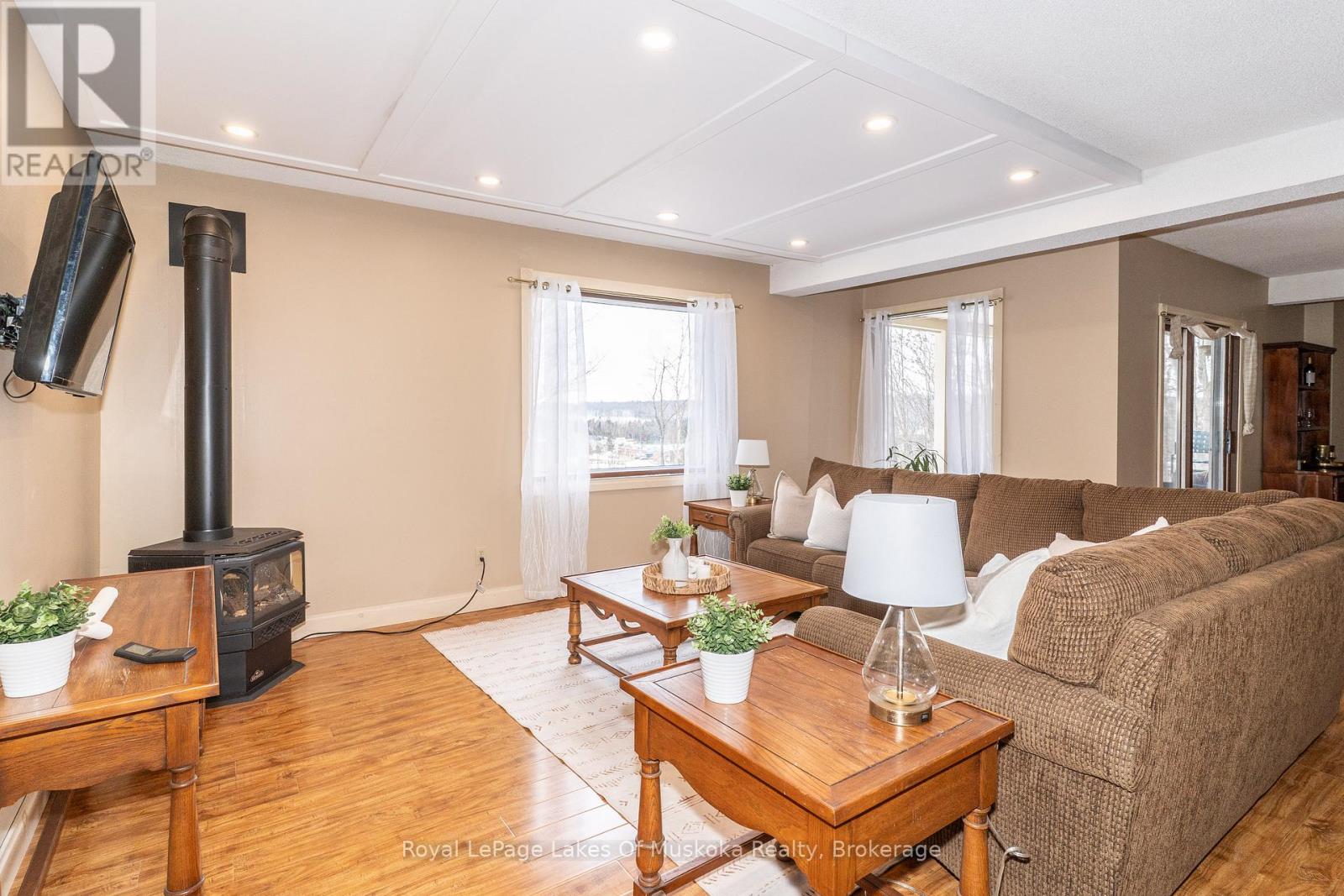 35 Westvale Drive, Bracebridge, Ontario  P1L 1B5 - Photo 21 - X12925330