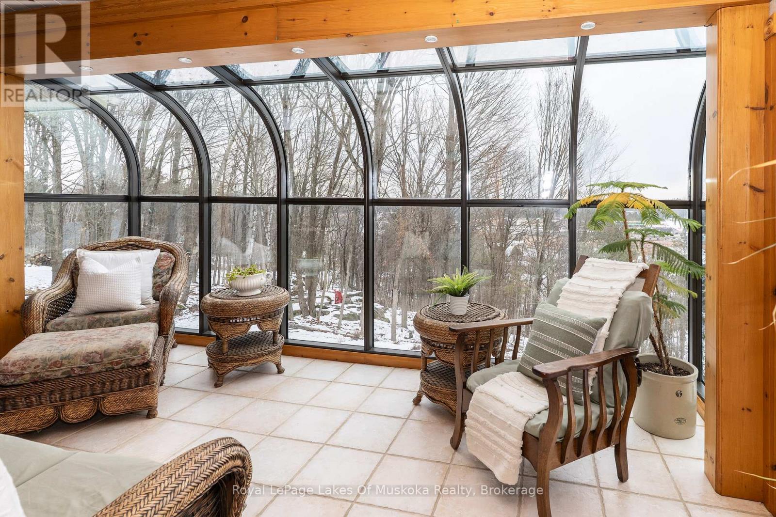 35 Westvale Drive, Bracebridge, Ontario  P1L 1B5 - Photo 6 - X12925330