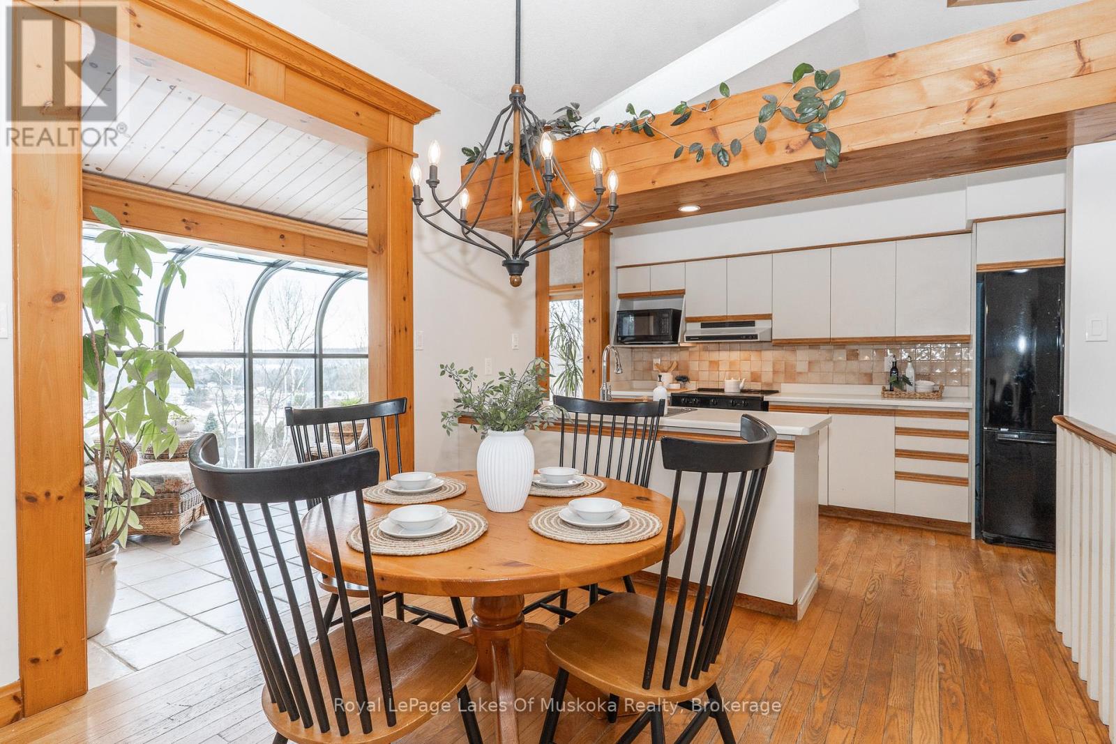 35 Westvale Drive, Bracebridge, Ontario  P1L 1B5 - Photo 8 - X12925330