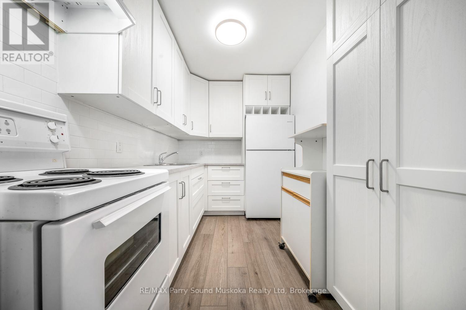 105 - 1 Georgian Bay Avenue, Parry Sound, Ontario  P2A 3B1 - Photo 9 - X12926726