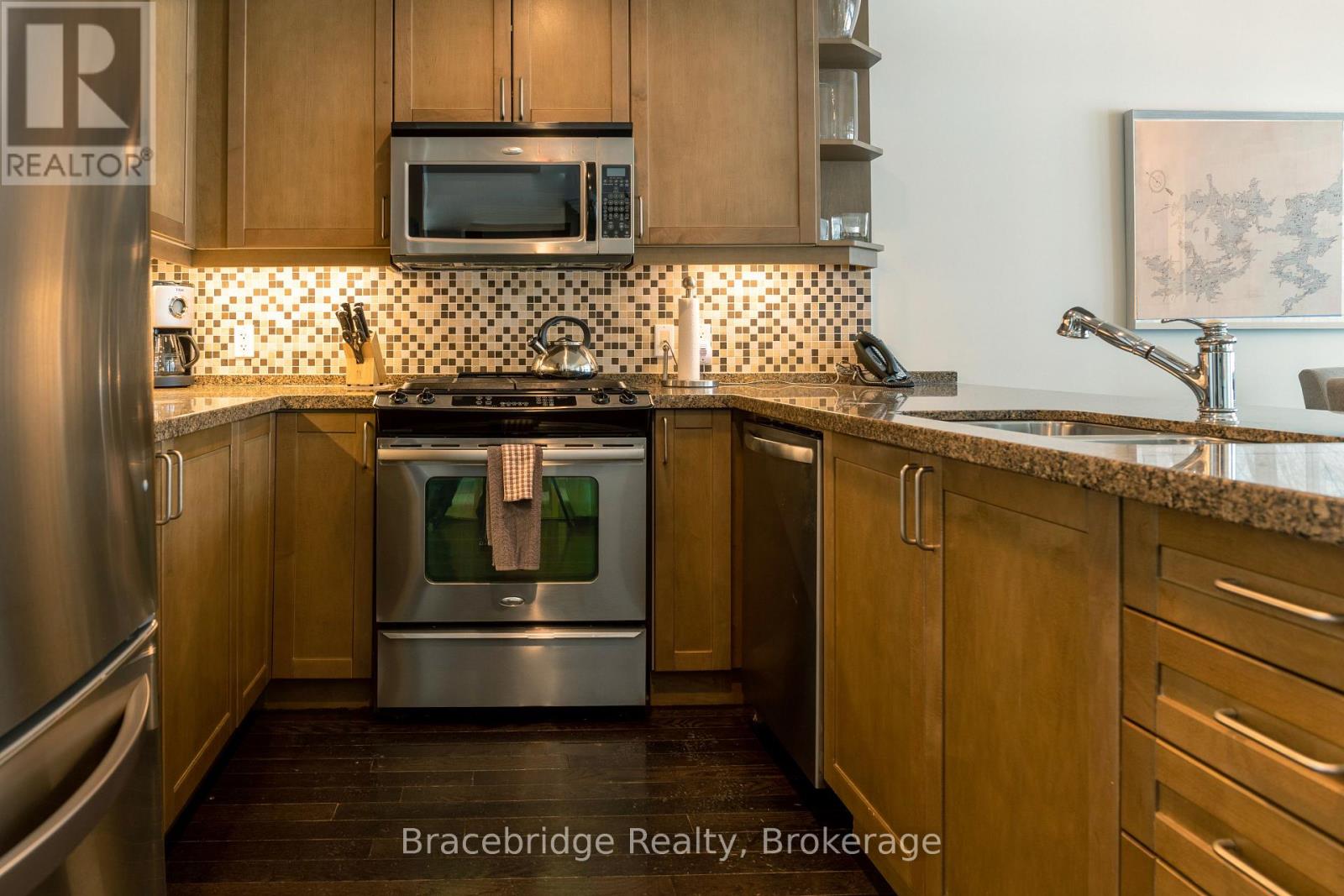 G102-C2 - 1869 Muskoka Road 118 Highway W, Muskoka Lakes, Ontario  P1L 1W8 - Photo 14 - X12927424