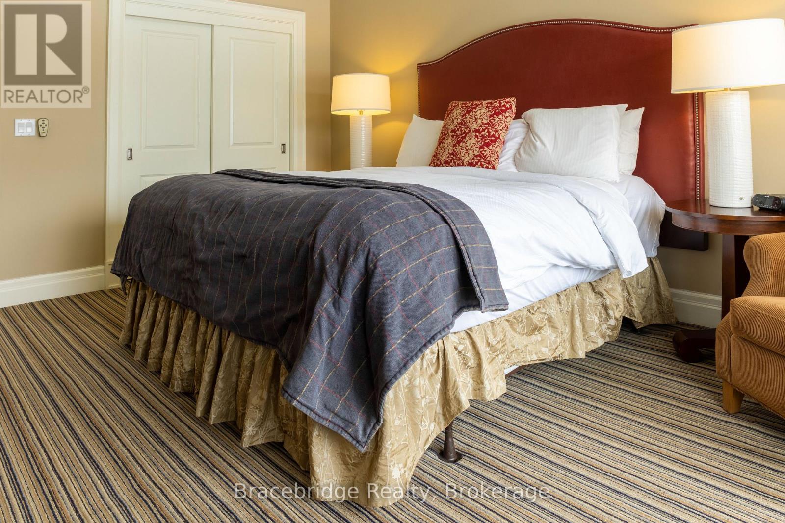 G102-C2 - 1869 Muskoka Road 118 Highway W, Muskoka Lakes, Ontario  P1L 1W8 - Photo 16 - X12927424