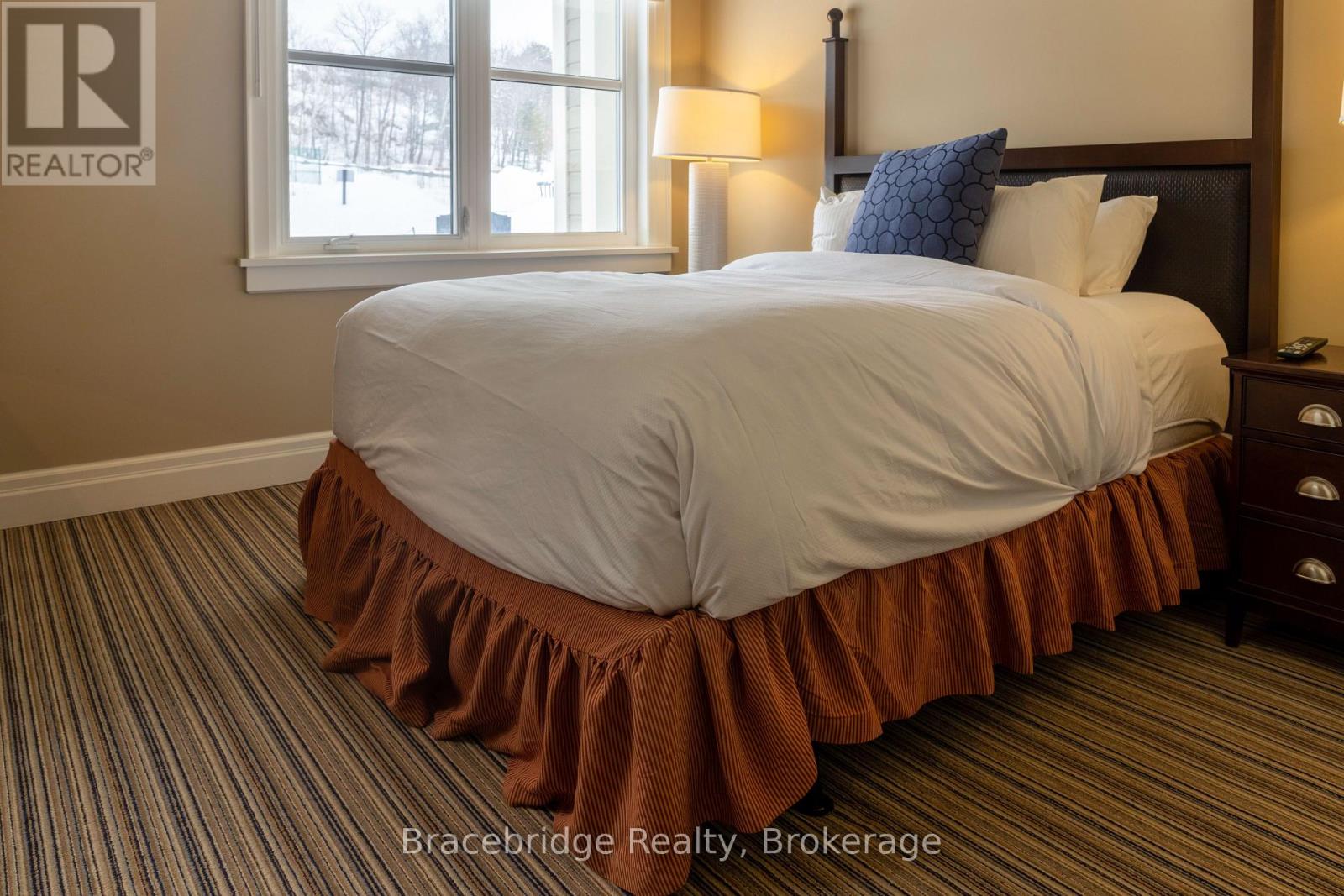 G102-C2 - 1869 Muskoka Road 118 Highway W, Muskoka Lakes, Ontario  P1L 1W8 - Photo 3 - X12927424