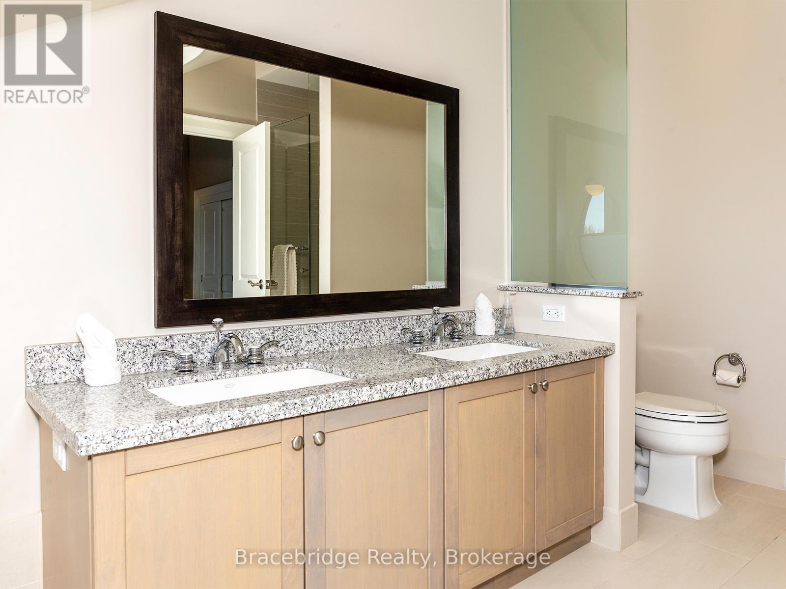 G102-C2 - 1869 Muskoka Road 118 Highway W, Muskoka Lakes, Ontario  P1L 1W8 - Photo 7 - X12927424