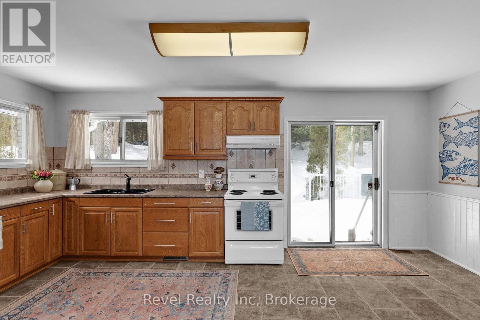 75 Silver Point Drive, Seguin, Ontario  P2A 2W8 - Photo 19 - X12927730