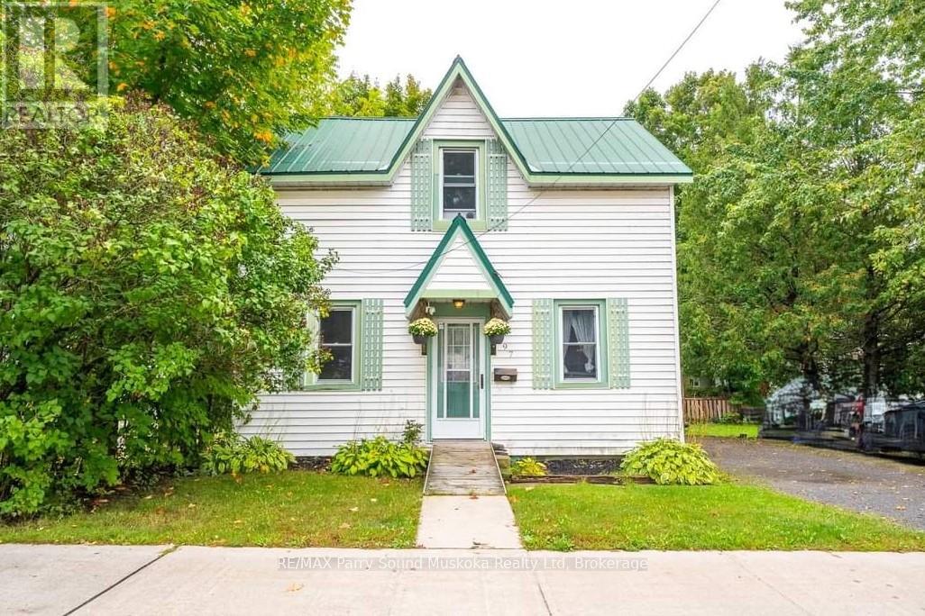 97 William Street, Parry Sound, Ontario  P2A 1V5 - Photo 2 - X12928146