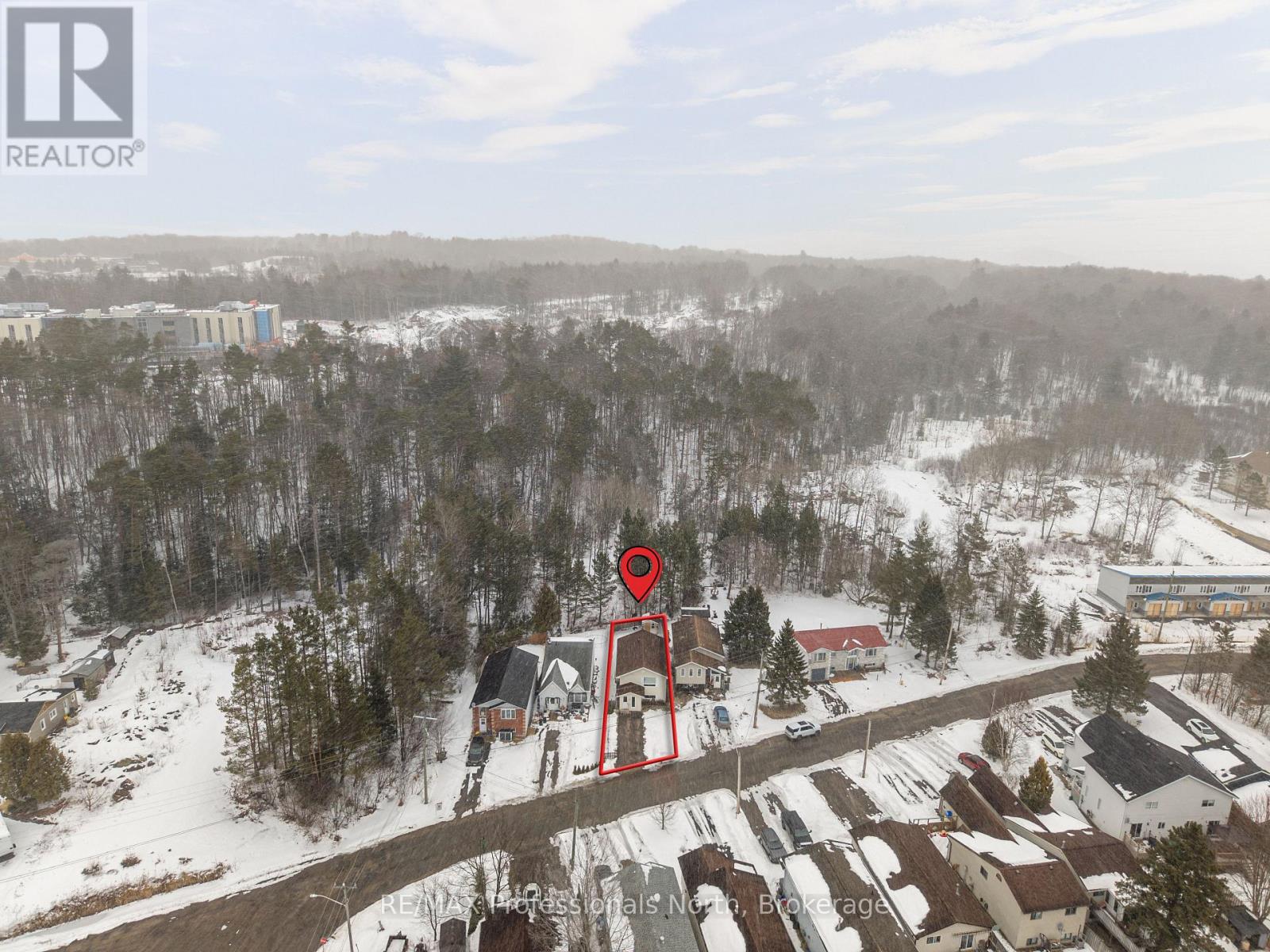 30 Sabrina Park Drive, Huntsville, Ontario  P1H 1L8 - Photo 3 - X12929830