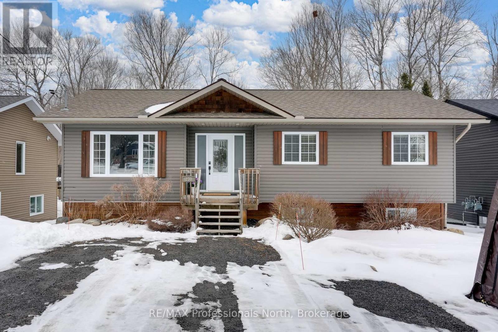 230 Townline Road W Road, Huntsville, Ontario  P1H 1S7 - Photo 1 - X12930100