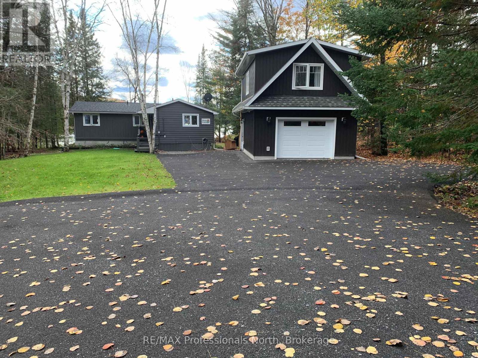 185 Ena Drive, Huntsville, Ontario  P1H 2J4 - Photo 3 - X12931476