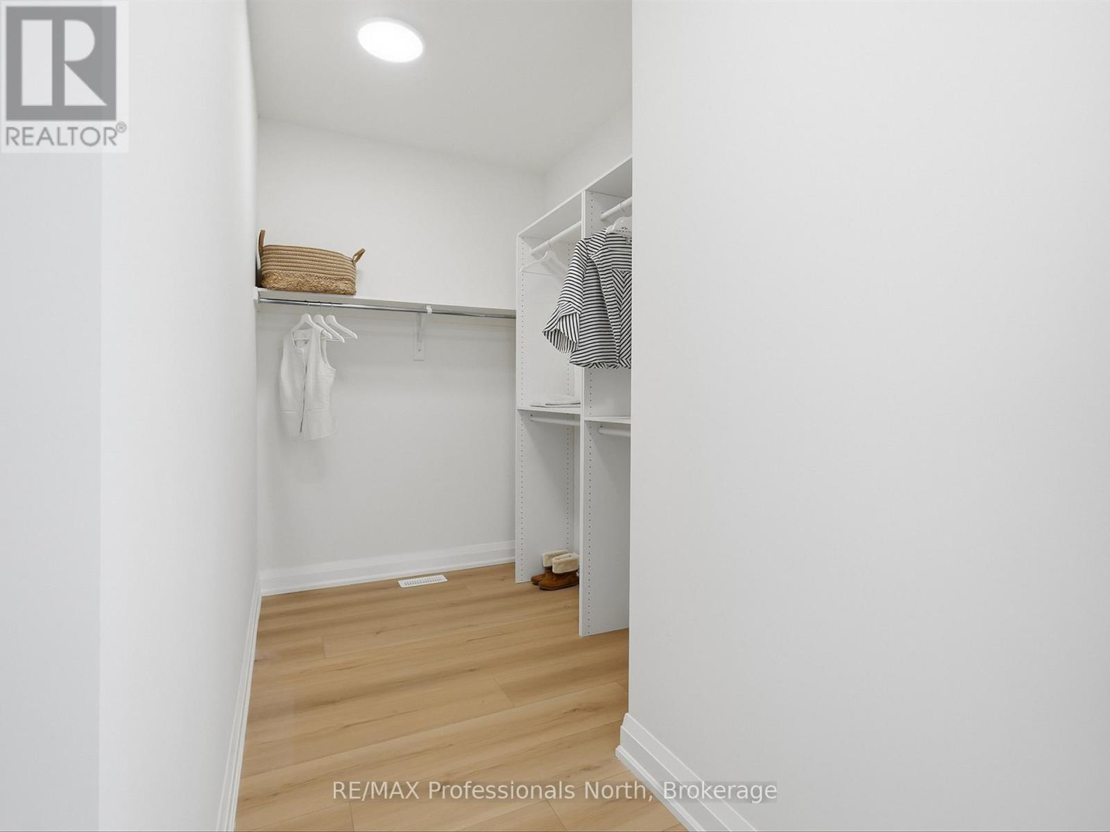 11 Clarkes Lane, Huntsville, Ontario  P0B 1M0 - Photo 30 - X12933168