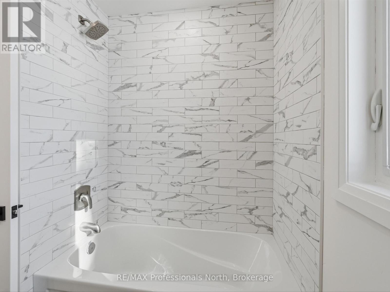 11 Clarkes Lane, Huntsville, Ontario  P0B 1M0 - Photo 40 - X12933168