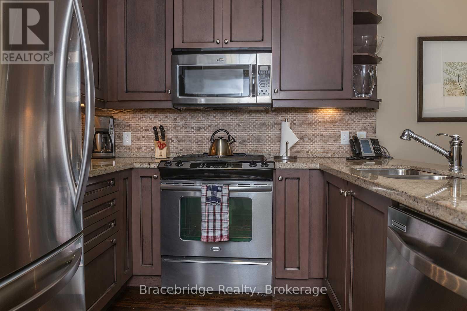 A103-D1 - 1869 Muskoka Rd 118 Highway W, Muskoka Lakes, Ontario  P1L 1W8 - Photo 4 - X12933372