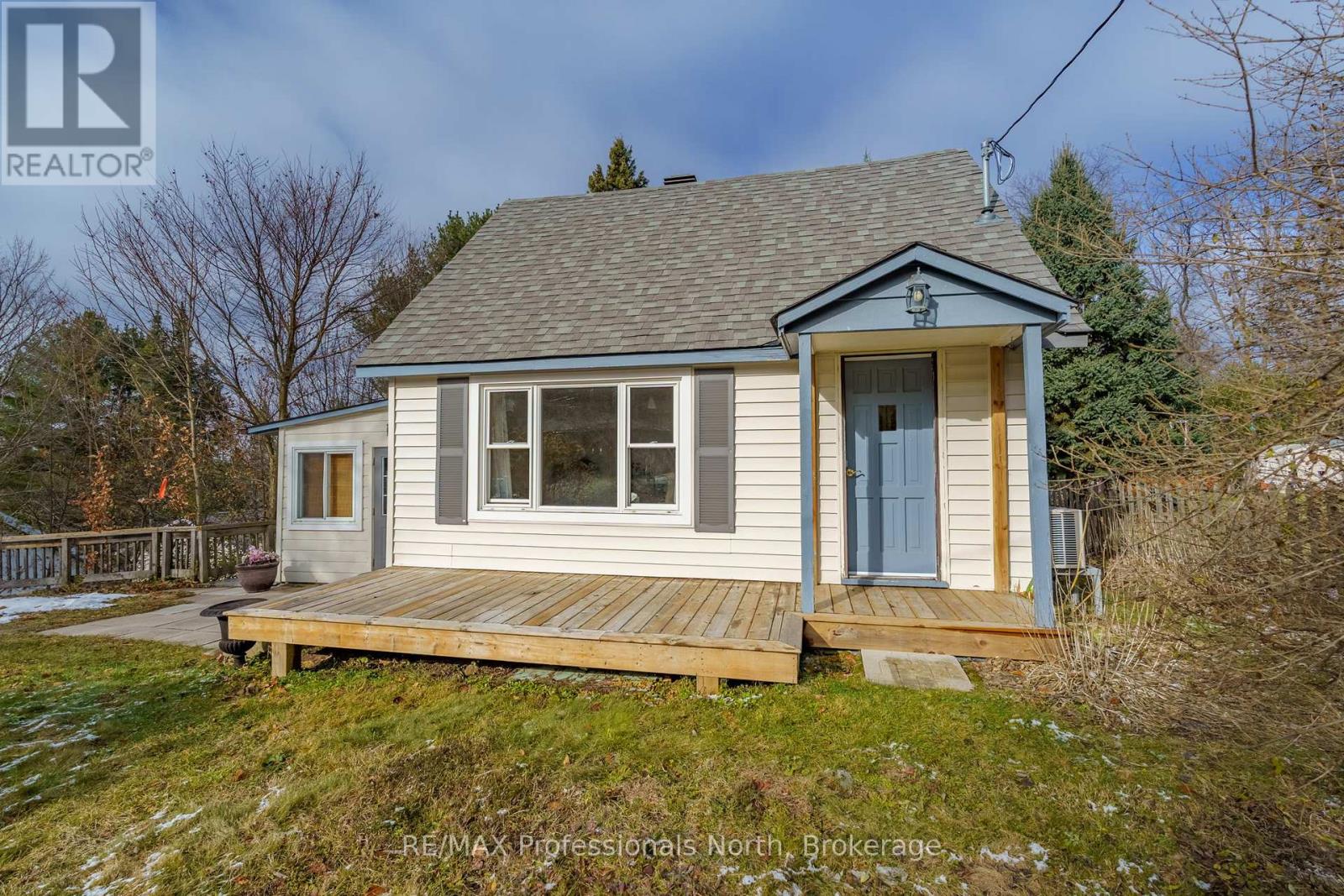 18 George Street, Huntsville, Ontario  P1H 1T9 - Photo 3 - X12936364