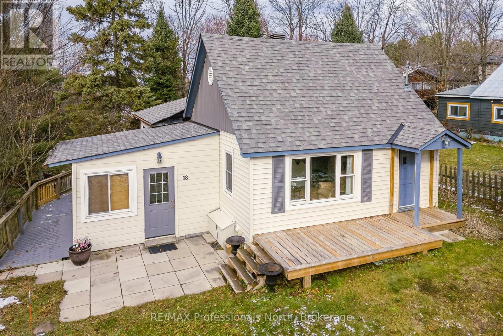 18 George Street, Huntsville, Ontario  P1H 1T9 - Photo 35 - X12936364