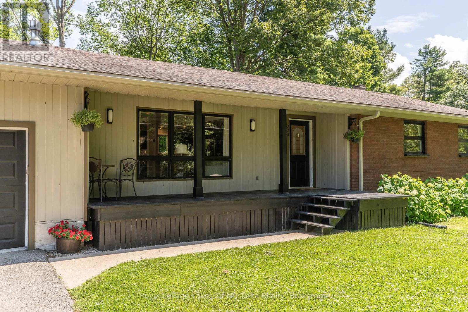 220 Alexander Street, Gravenhurst, Ontario  P1P 1A6 - Photo 38 - X12941010