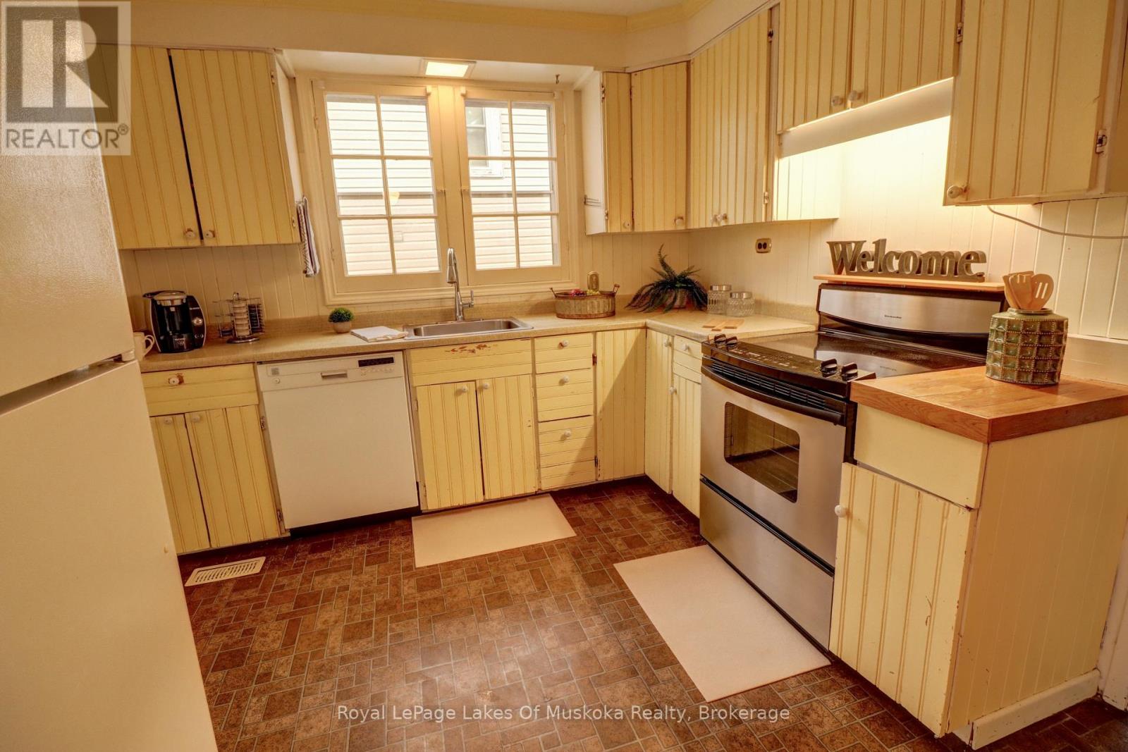 16 Rogers Road, Huntsville, Ontario  P1H 1T1 - Photo 12 - X12942296