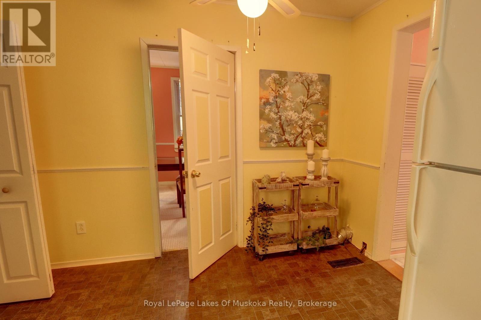 16 Rogers Road, Huntsville, Ontario  P1H 1T1 - Photo 13 - X12942296