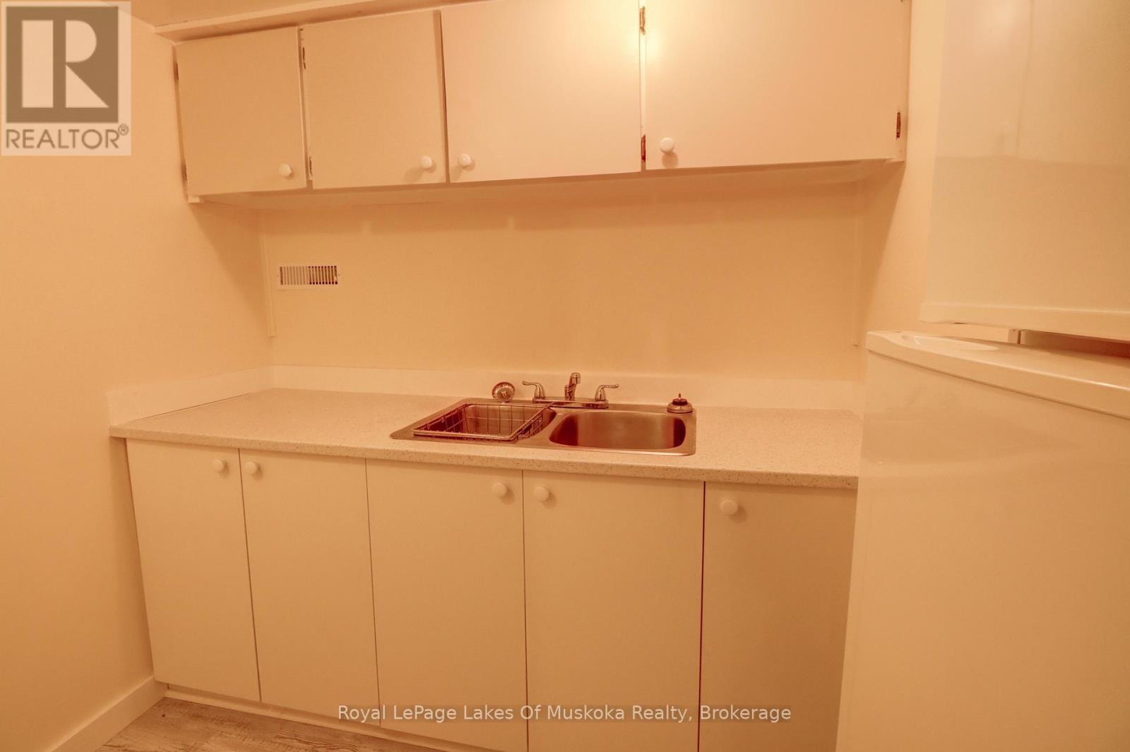 16 Rogers Road, Huntsville, Ontario  P1H 1T1 - Photo 23 - X12942296