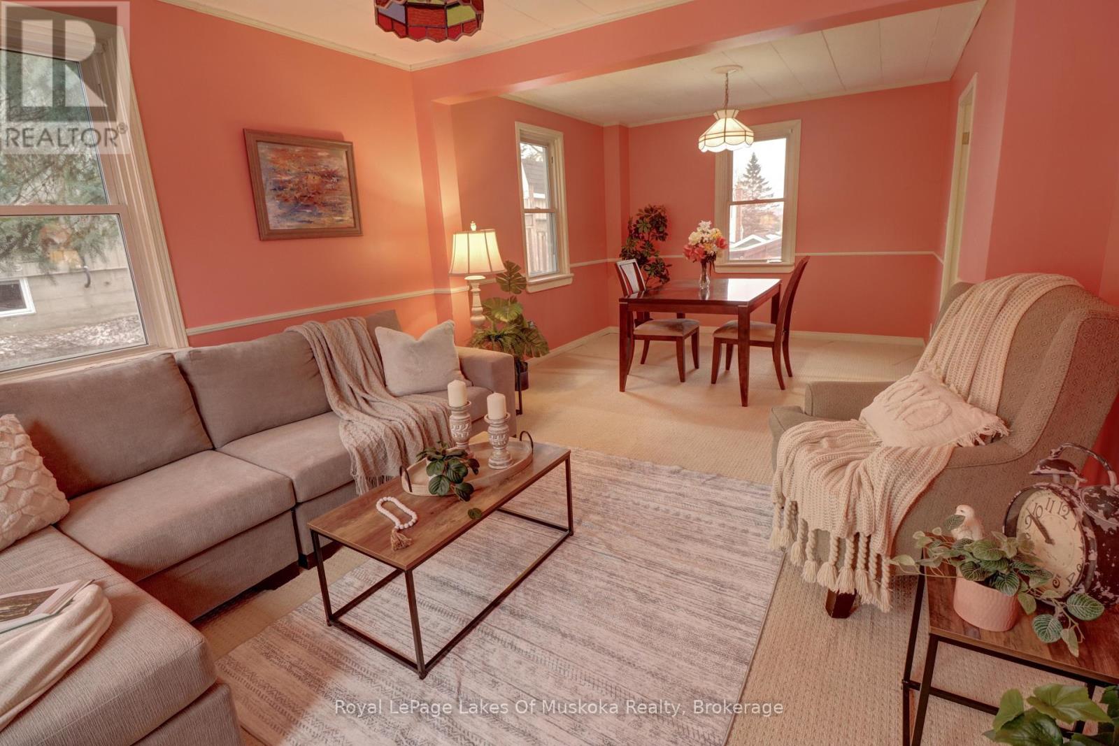 16 Rogers Road, Huntsville, Ontario  P1H 1T1 - Photo 3 - X12942296