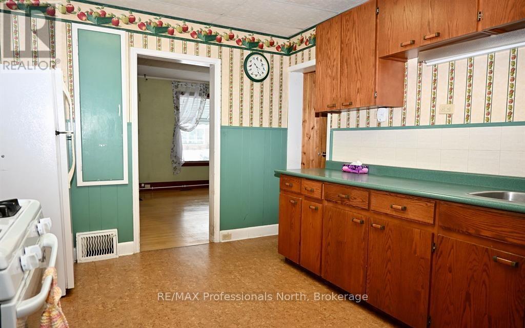 330 John Street S, Gravenhurst, Ontario  P1P 1J1 - Photo 16 - X12943600