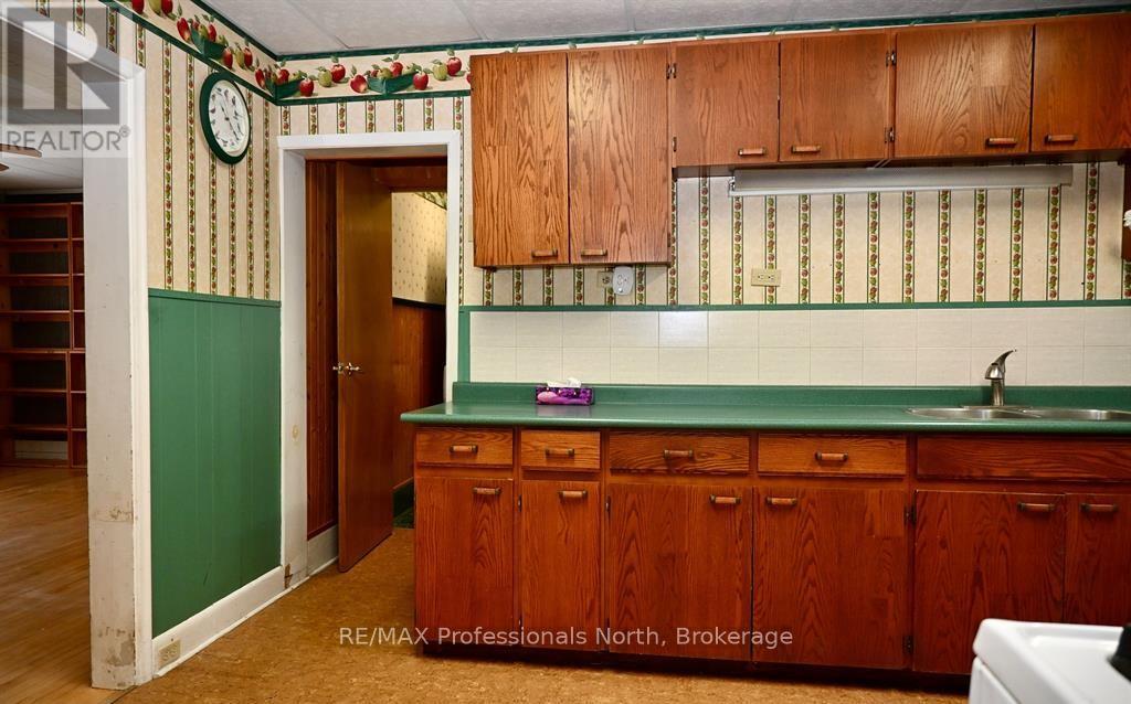 330 John Street S, Gravenhurst, Ontario  P1P 1J1 - Photo 19 - X12943600