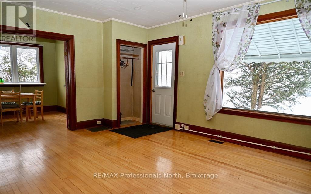 330 John Street S, Gravenhurst, Ontario  P1P 1J1 - Photo 7 - X12943600