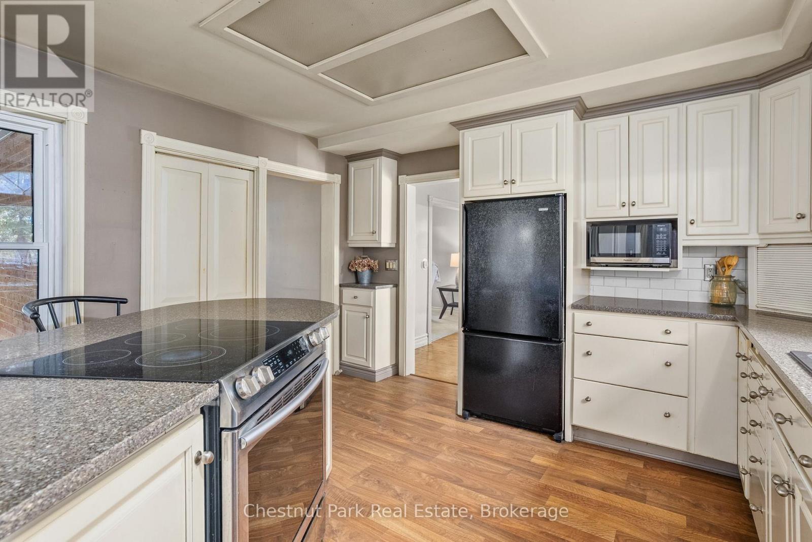 2360 60 Highway, Lake Of Bays, Ontario  P1H 2J6 - Photo 12 - X12943962