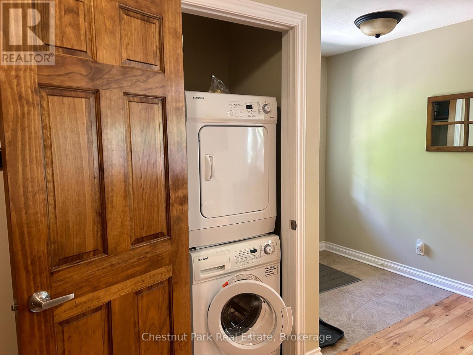 118-10 - 1052 Rat Bay Road, Lake Of Bays, Ontario  P1H 2J6 - Photo 7 - X12943988