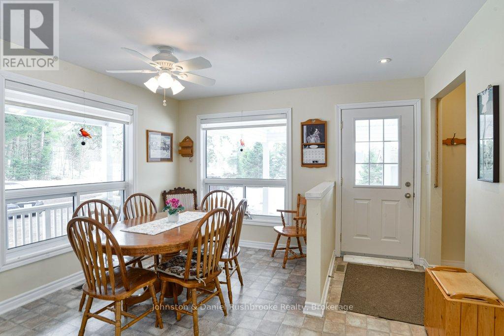 1009 Merkley Road E, Gravenhurst, Ontario  P1P 1R3 - Photo 5 - X12946520