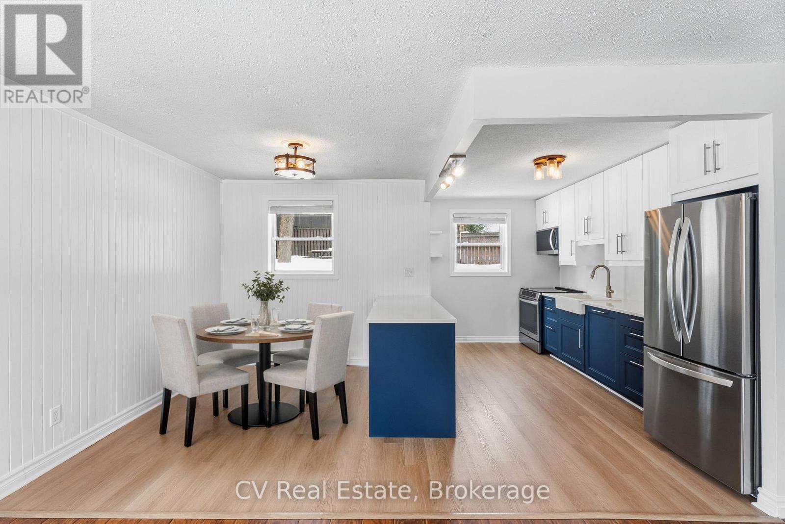 165 Watson Lane, Gravenhurst, Ontario  P1P 1P6 - Photo 2 - X12947844