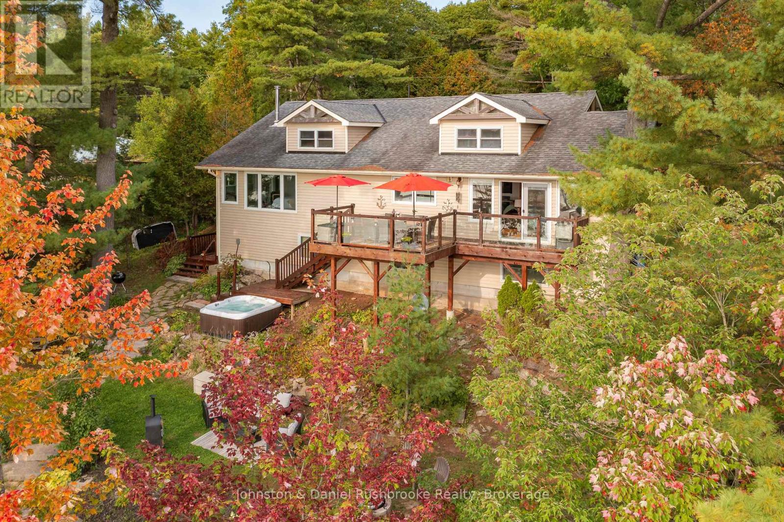 1051 Evanswood Drive, Gravenhurst, Ontario  P0E 1G0 - Photo 1 - X12950162