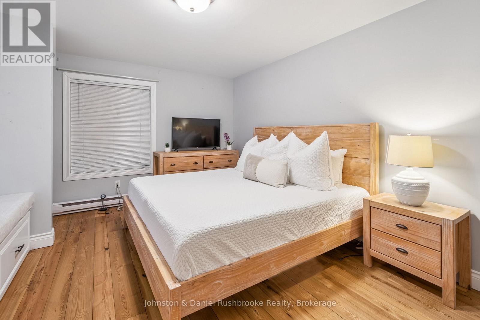 1051 Evanswood Drive, Gravenhurst, Ontario  P0E 1G0 - Photo 18 - X12950162