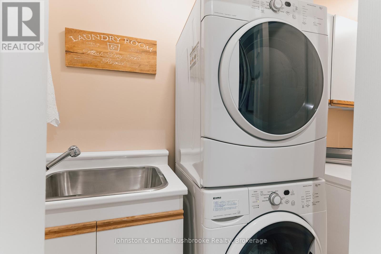 1051 Evanswood Drive, Gravenhurst, Ontario  P0E 1G0 - Photo 24 - X12950162