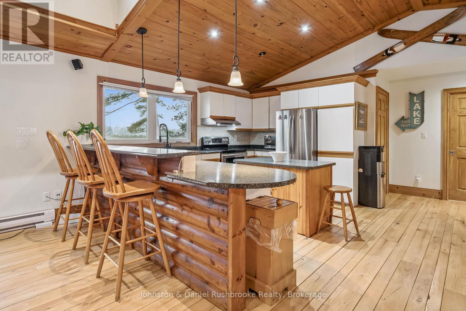 1051 Evanswood Drive, Gravenhurst, Ontario  P0E 1G0 - Photo 8 - X12950162