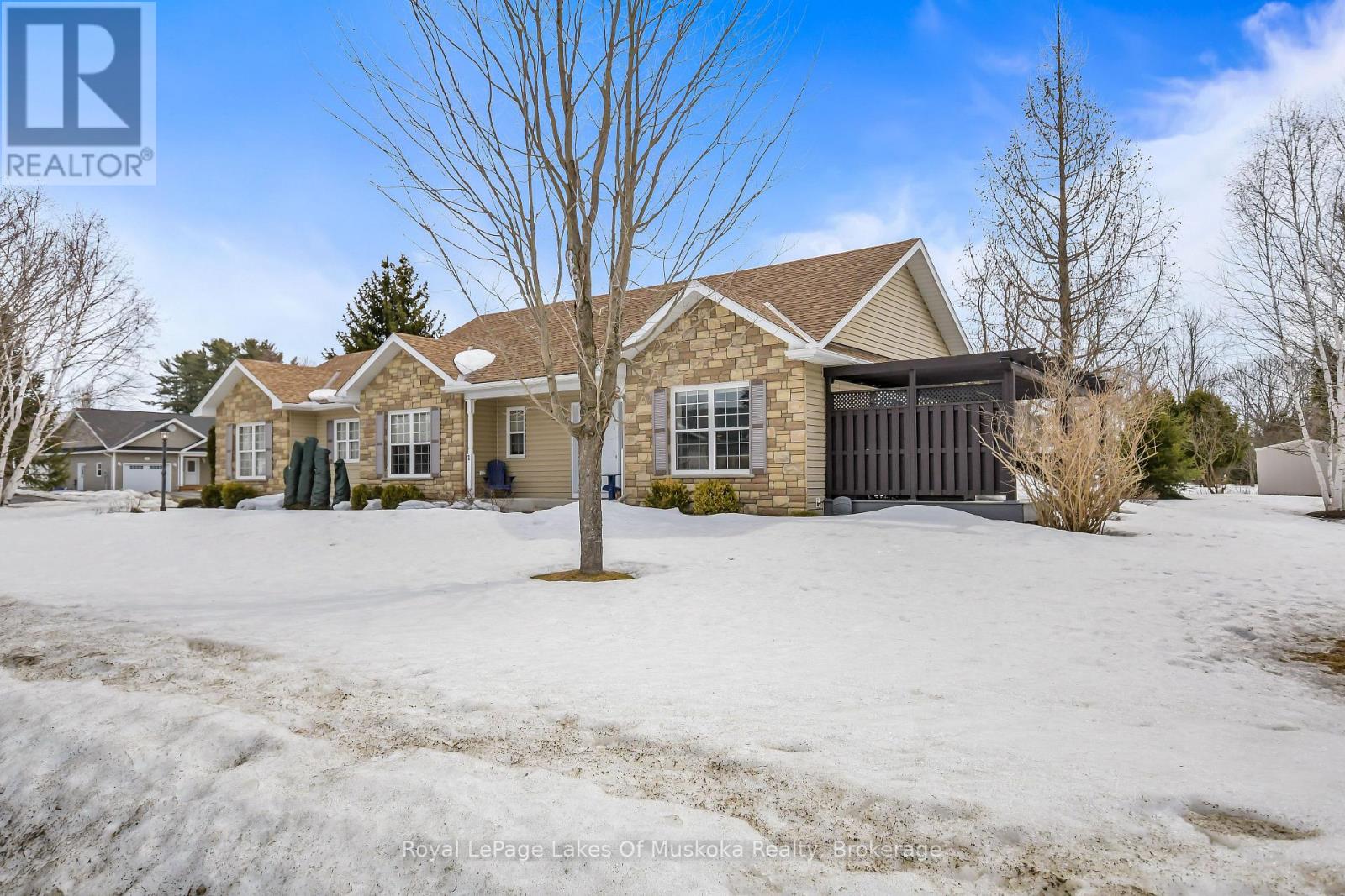 2 Inveraray Court, Bracebridge, Ontario  P1L 2G8 - Photo 2 - X12950232