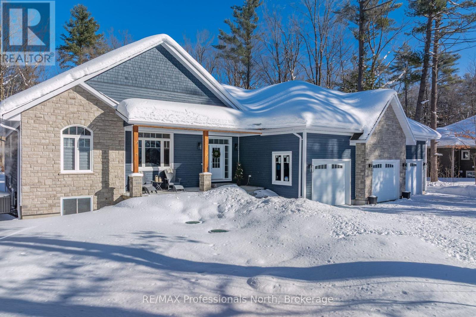 1034 Xavier Street, Gravenhurst, Ontario  P0E 1G0 - Photo 1 - X12951778