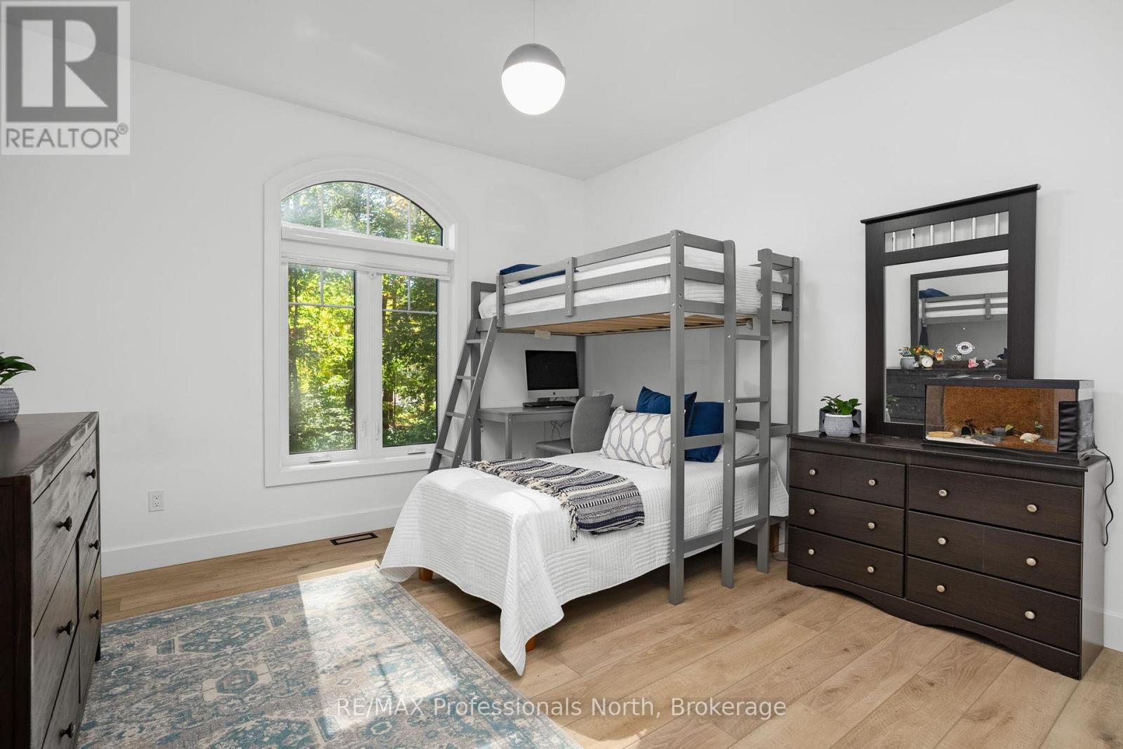 1034 Xavier Street, Gravenhurst, Ontario  P0E 1G0 - Photo 33 - X12951778