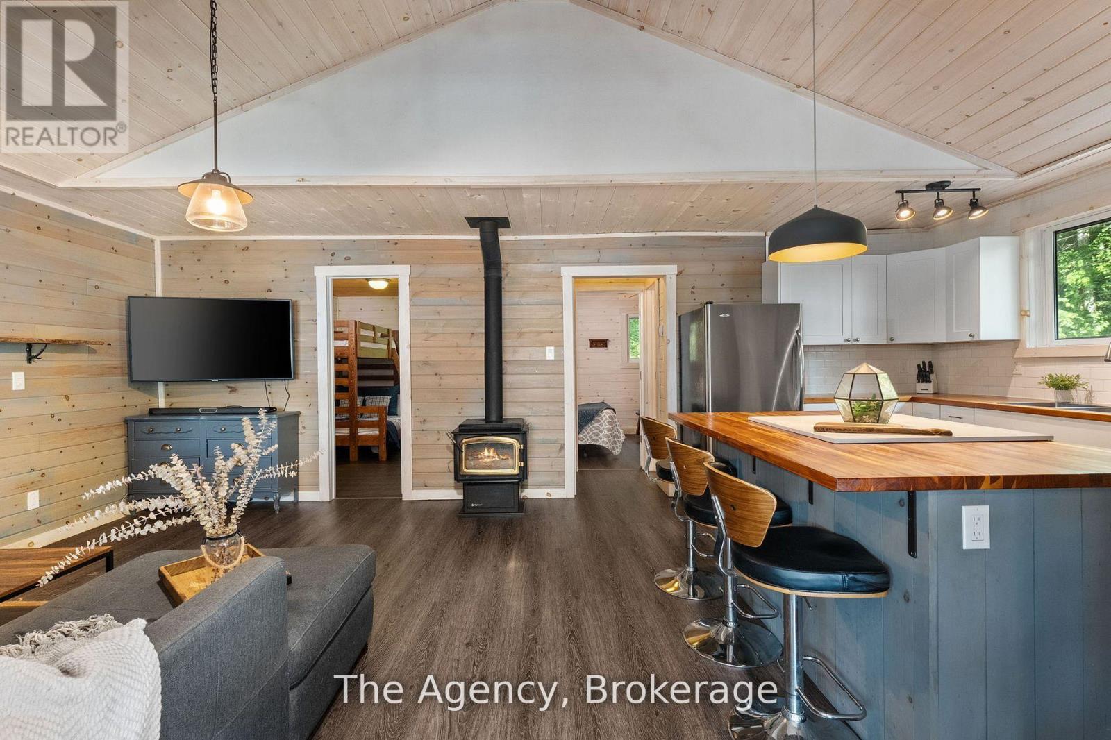 1032 Lakeshore Drive S, Bracebridge, Ontario  P1L 1X3 - Photo 5 - X12952164