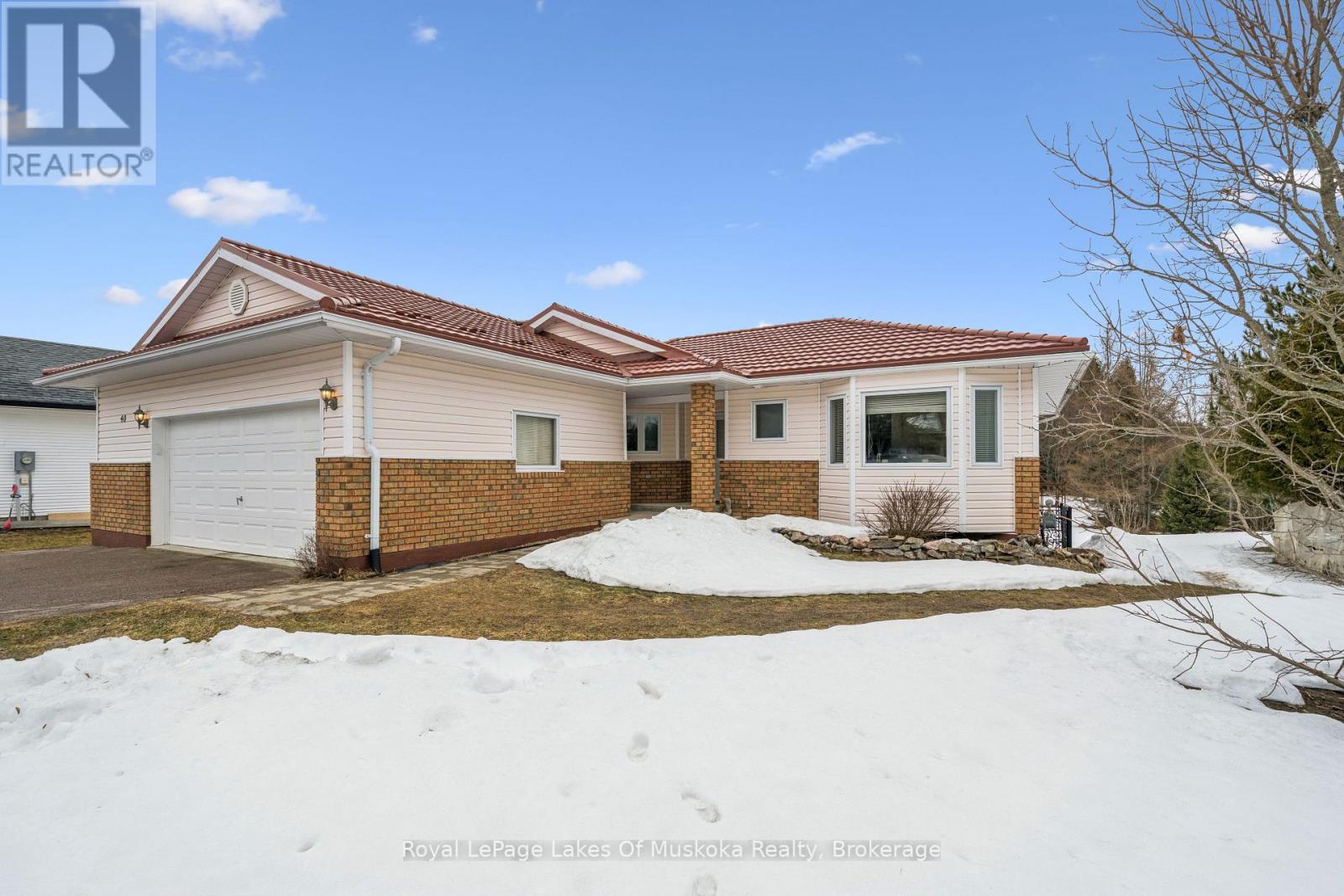 40 Covered Bridge Trail, Bracebridge, Ontario  P1L 1Y1 - Photo 1 - X12952304