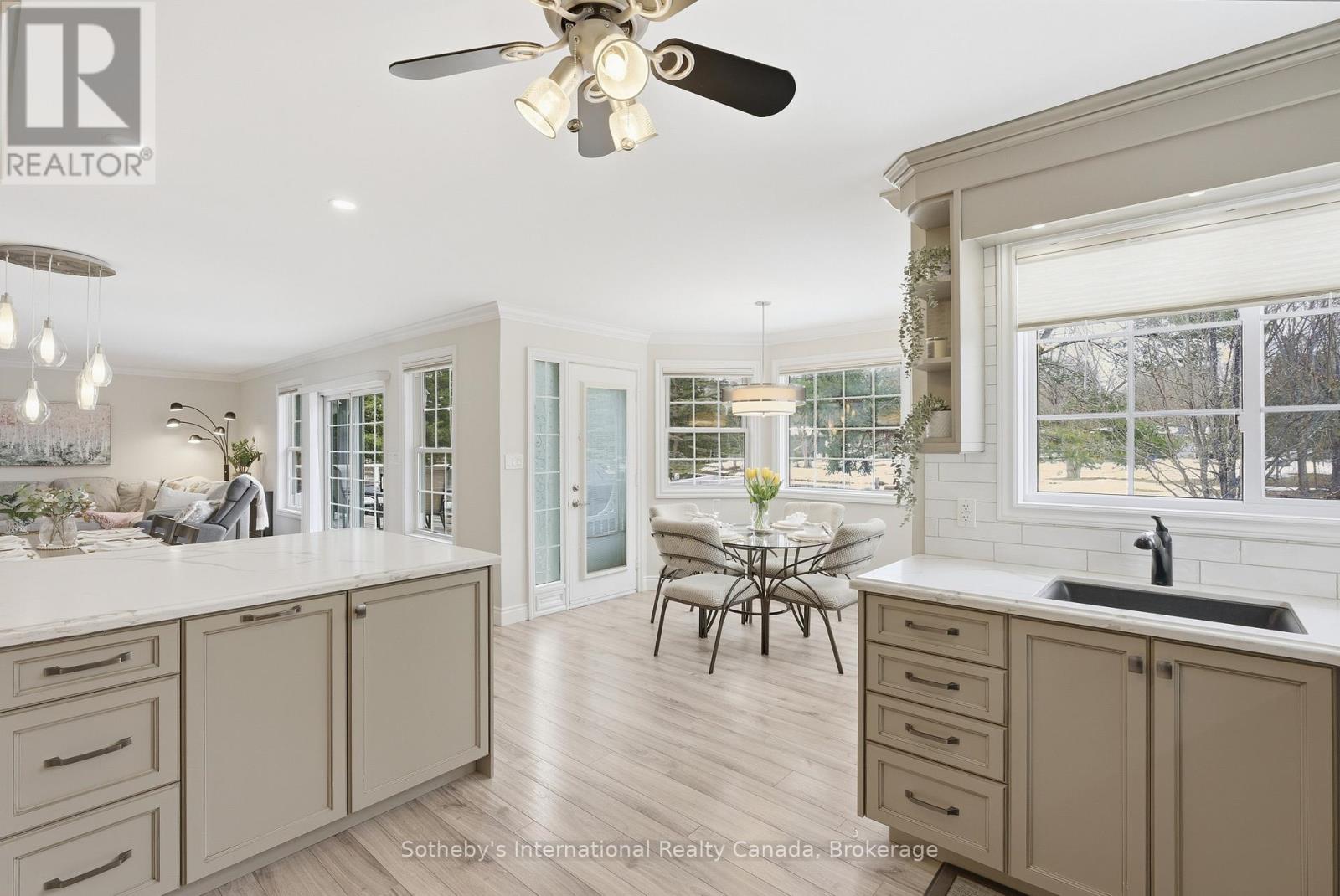 1099 Davis Drive, Gravenhurst, Ontario  P0E 1N0 - Photo 17 - X12955436