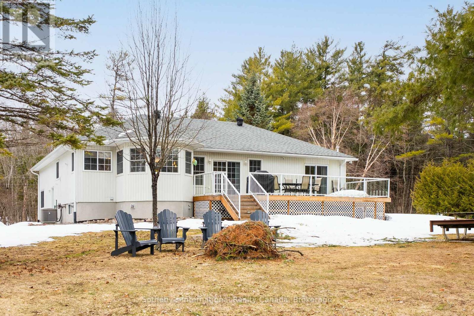 1099 Davis Drive, Gravenhurst, Ontario  P0E 1N0 - Photo 35 - X12955436