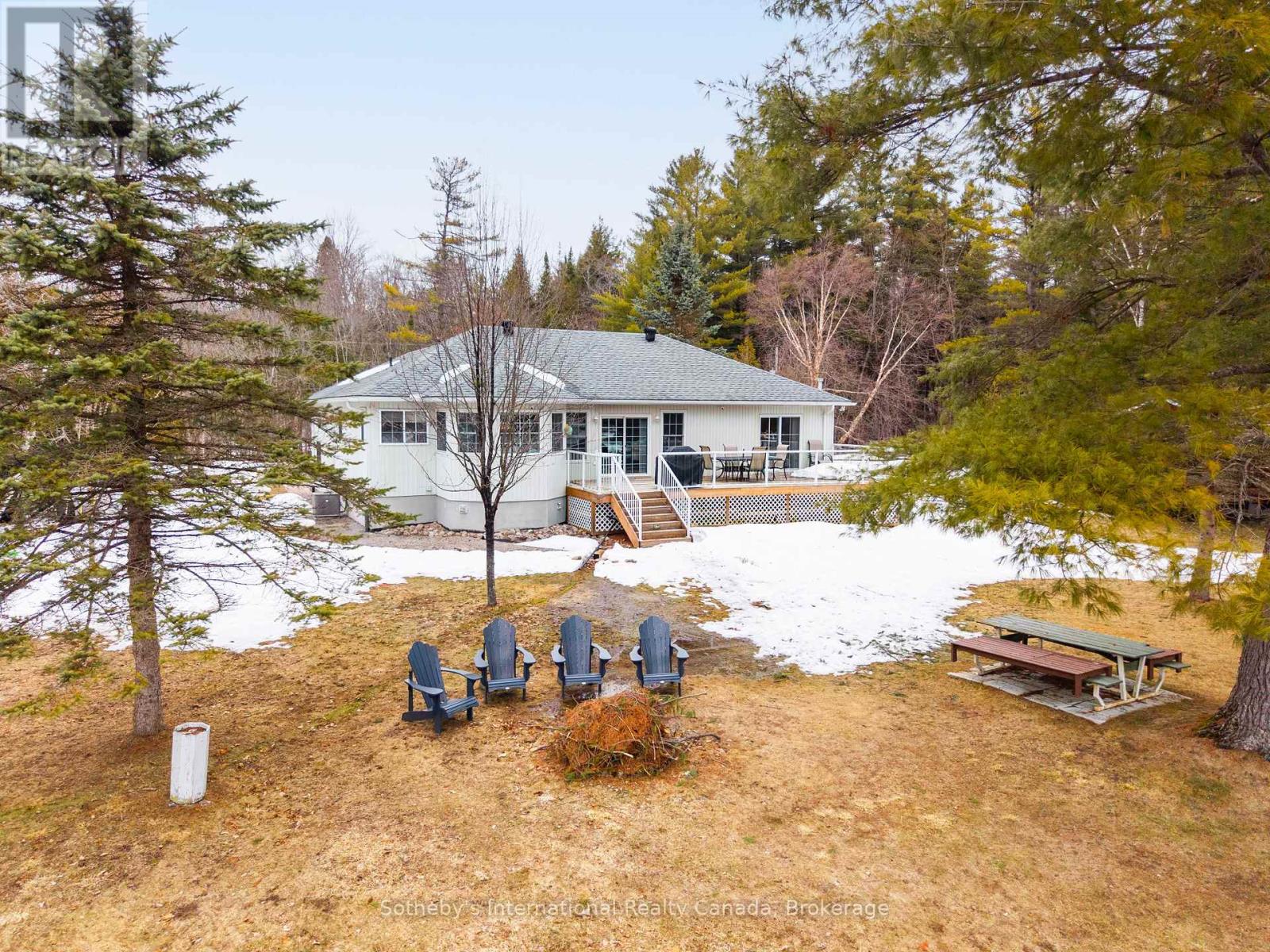 1099 Davis Drive, Gravenhurst, Ontario  P0E 1N0 - Photo 39 - X12955436