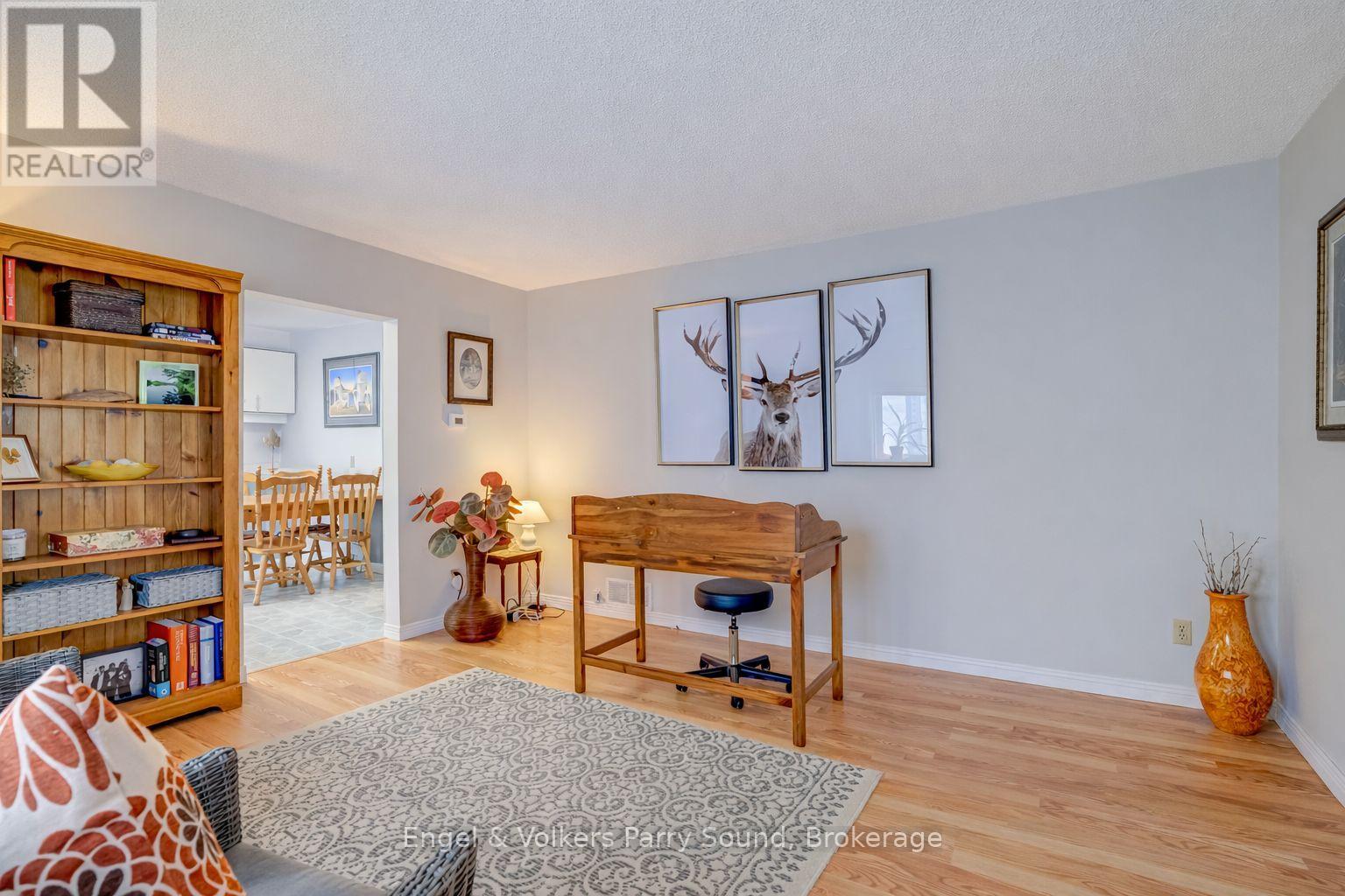 54 River Street, Parry Sound, Ontario  P2A 2T6 - Photo 6 - X12956110